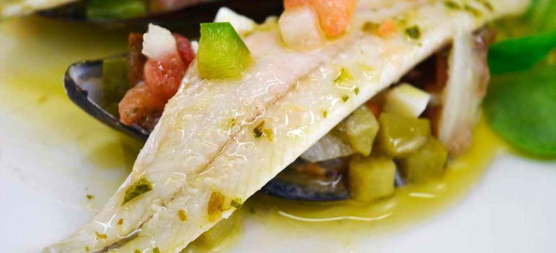 mejillones-vinagreta-con-boquerones-en-vinagre